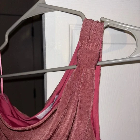 Elegant Pink One-Shoulder Dress - Picture 4 of 4